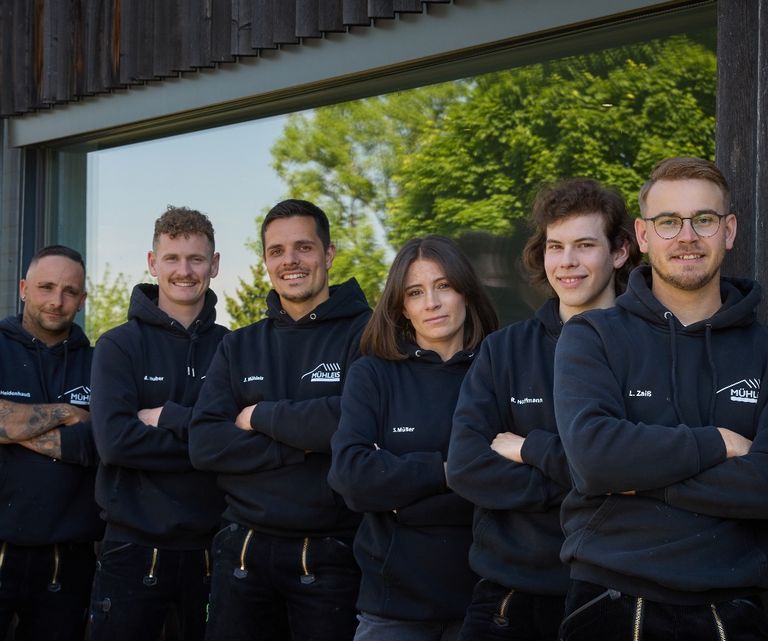 Mühleis-Team bei der Arbeit auf der Baustelle